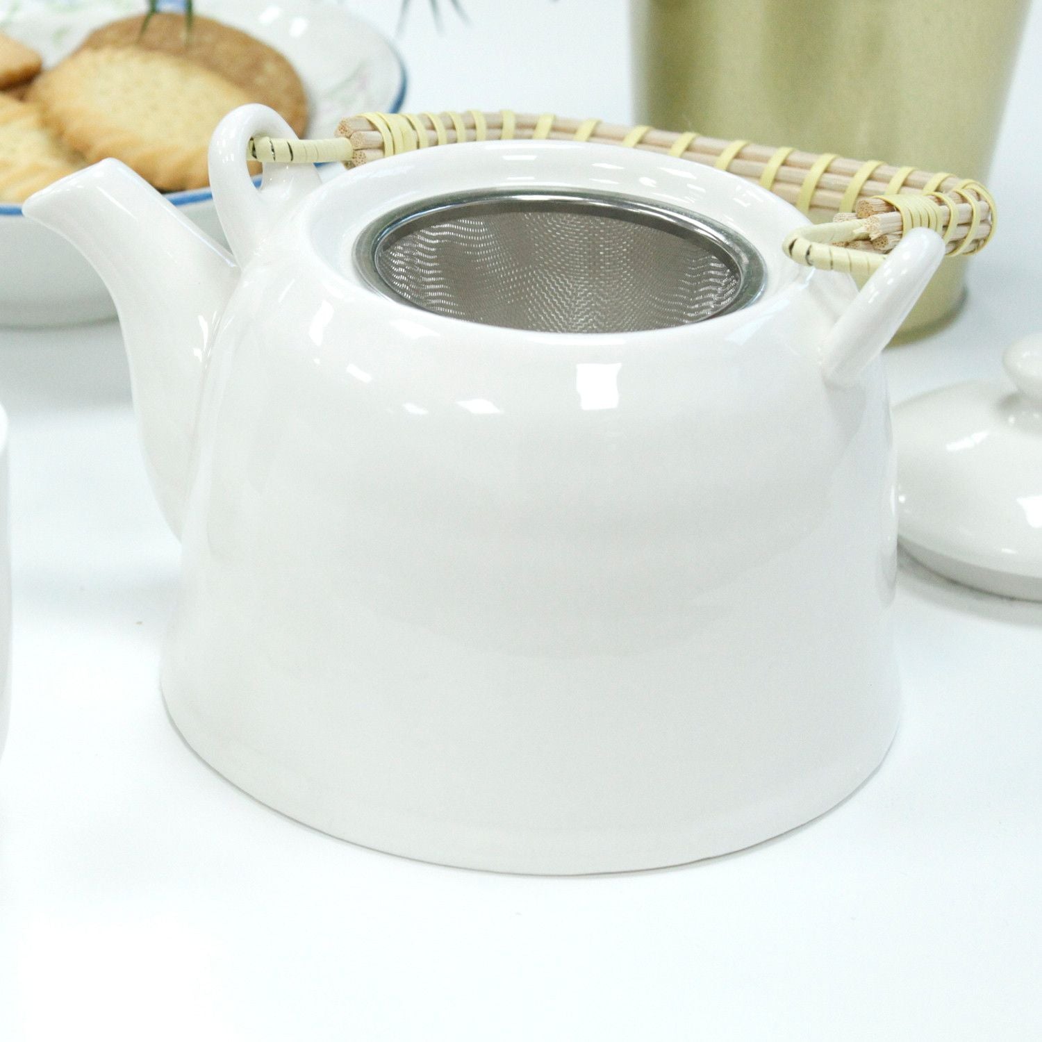 The Classic White Ceramic Teapot Set | 650ml & Six Cups